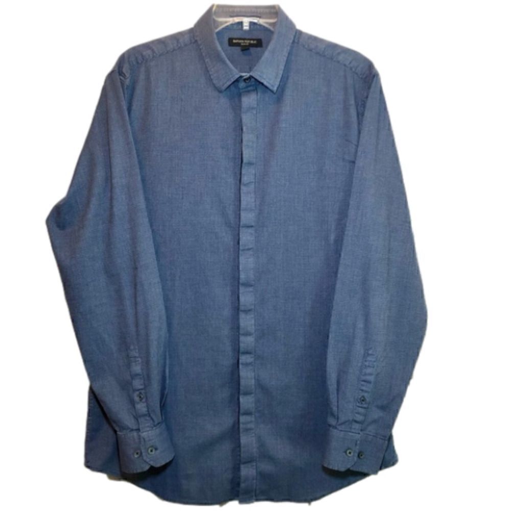 Banana Republic Slim Fit Dress Shirt with Hidden Button Detail in Blue Men’s L